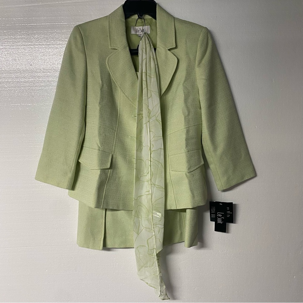 Le Suit Women Green 8 2 Piece Set Business Career Executive Skirt With Scarf